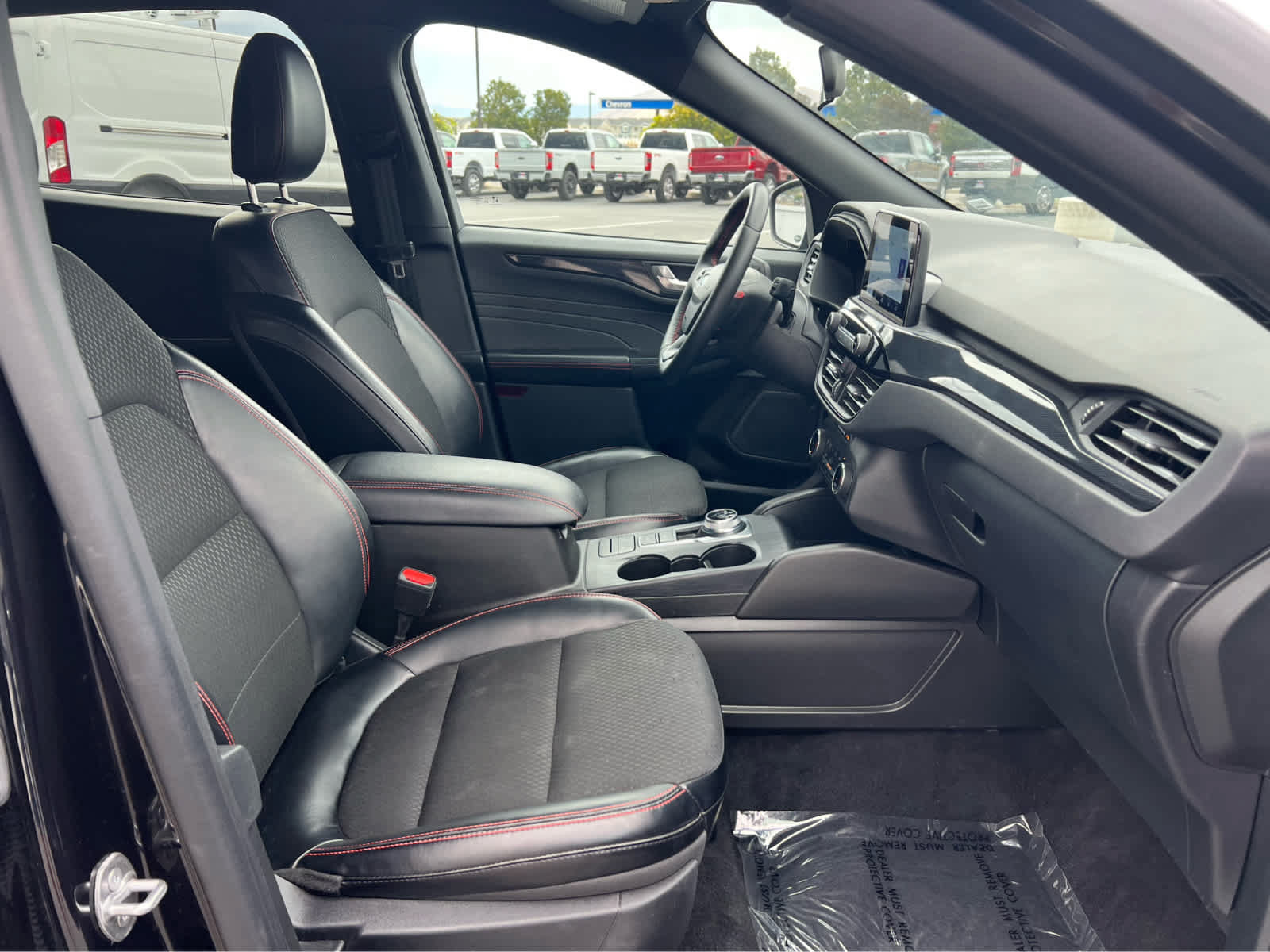 Used 2025 Ford Escape ST-Line Select AWD/4WD image 17