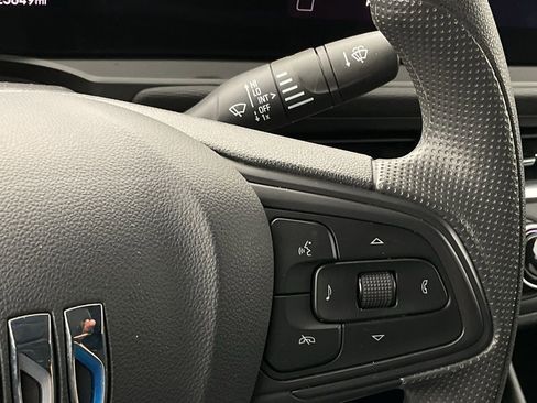 Used 2025 Buick Envista Preferred image 24