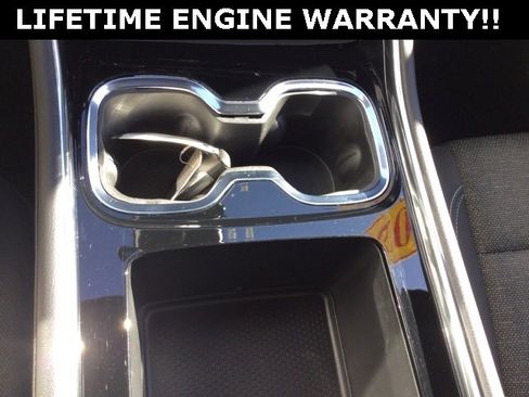 Used 2025 Chevrolet Traverse LT image 23