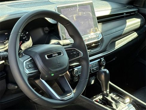 Used 2022 Jeep Compass Altitude image 18