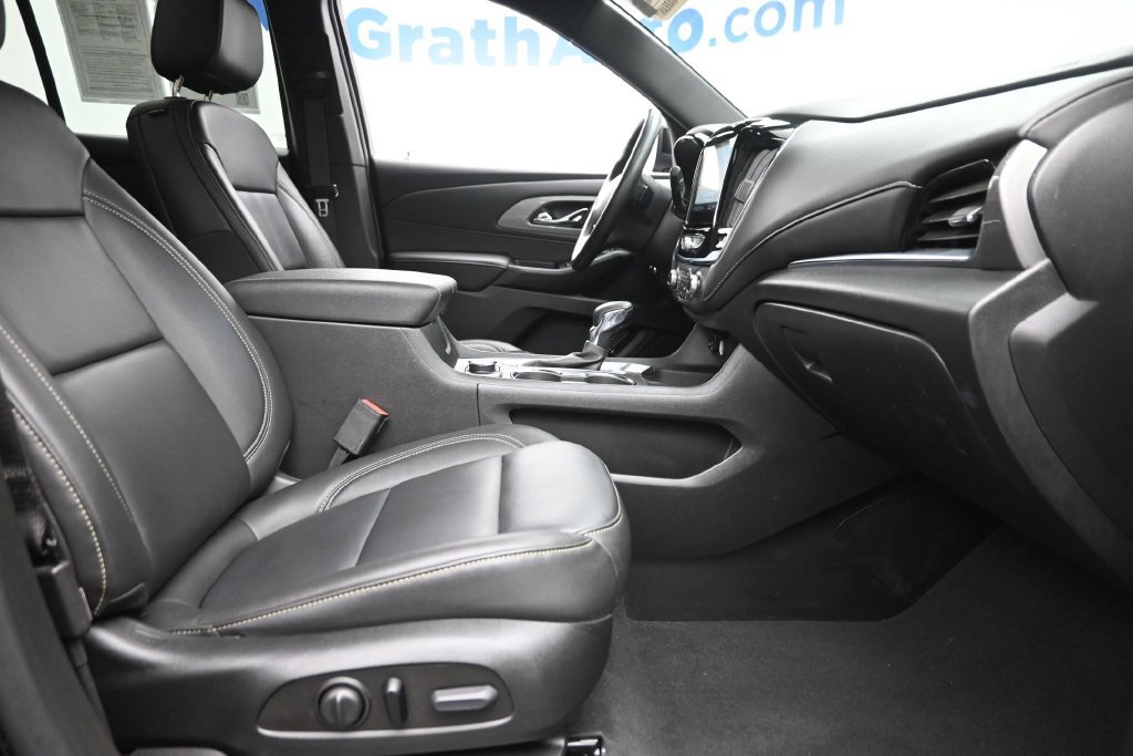 Used 2023 Chevrolet Traverse LT w/ LT Premium Package AWD/4WD image 9