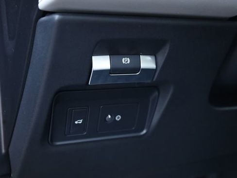 Used 2023 Land Rover Range Rover Evoque R-Dynamic SE image 12