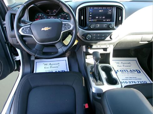 Used 2022 Chevrolet Colorado LT w/ Fleet Safety Package image 9