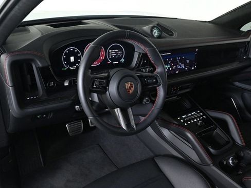 Certified 2025 Porsche Cayenne GTS image 4