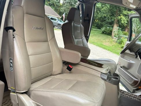 Used 2004 Ford Excursion Limited AWD/4WD image 17