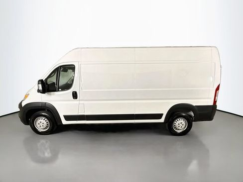 Used 2024 RAM ProMaster 2500 w/ Convenience Group FWD image 4