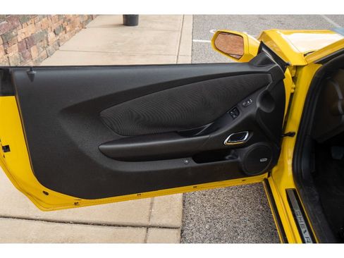 Used 2010 Chevrolet Camaro SS RWD image 10