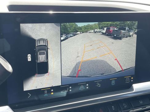 Used 2022 Chevrolet Silverado 1500 LT AWD/4WD image 24