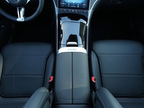 Used 2026 Mercedes-Benz GLC 300 GLC 300 image 28