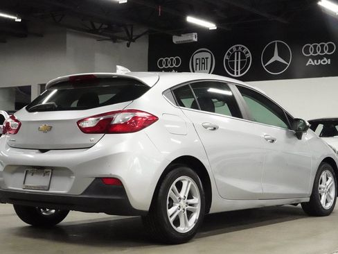 Used 2017 Chevrolet Cruze LT w/ Convenience Package FWD image 5