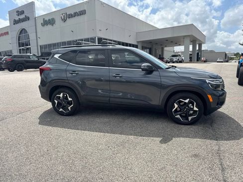Used 2026 Kia Seltos EX FWD image 15