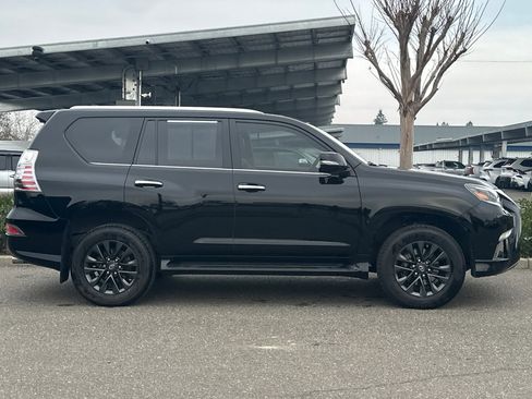 Used 2021 Lexus GX 460 Premium w/ Premium Package image 3