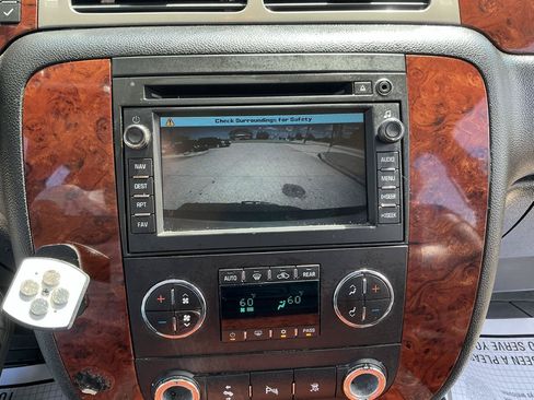 Used 2011 Chevrolet Tahoe LTZ RWD image 15