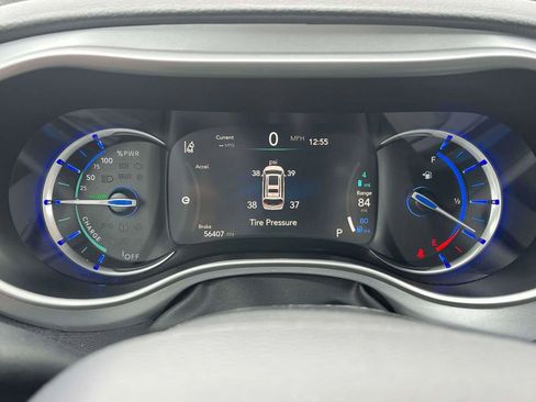 Used 2024 Chrysler Pacifica Limited FWD image 25