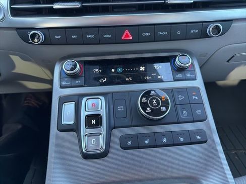 Used 2025 Hyundai Palisade Calligraphy image 21