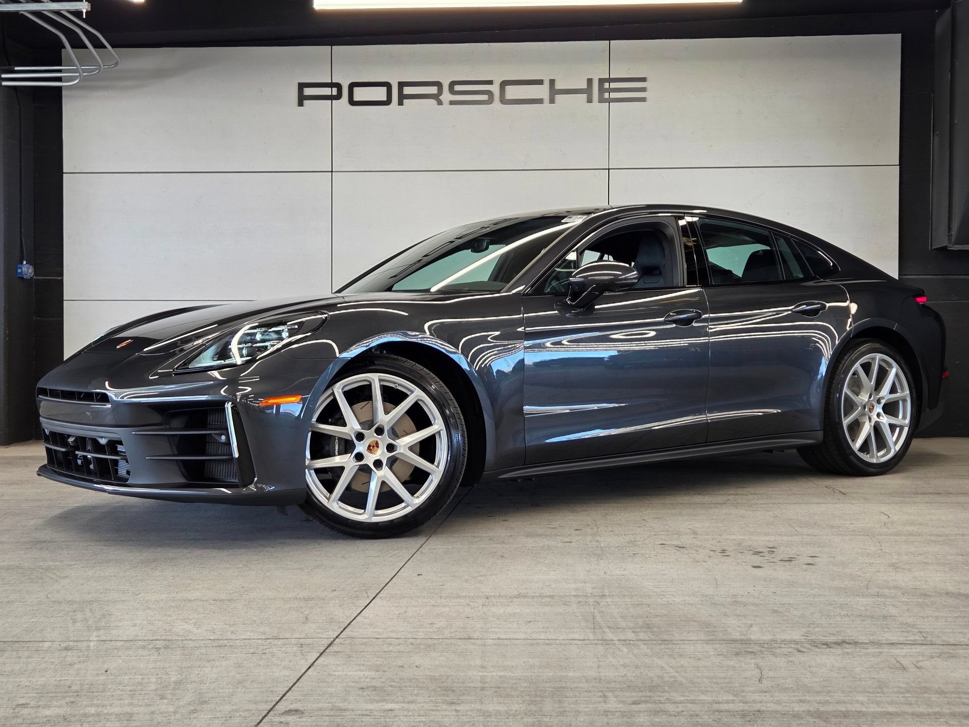 New 2026 Porsche Panamera 4 AWD/4WD image 1