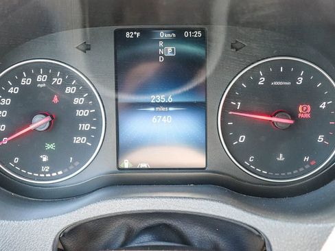 Used 2024 Mercedes-Benz Sprinter 2500 image 24