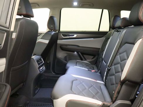 New 2026 Volkswagen Atlas Peak Edition AWD/4WD image 13