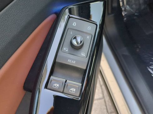 Certified 2022 Volkswagen ID.4 Pro S RWD image 19