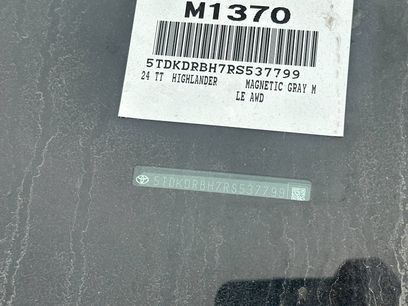 Used 2024 Toyota Highlander LE