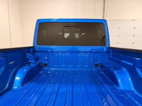 Used 2025 Jeep Gladiator Sport AWD/4WD image 10