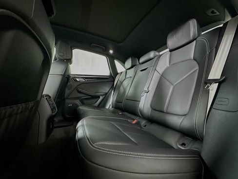 Certified 2026 Porsche Macan AWD/4WD image 23