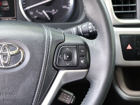 Used 2015 Toyota Highlander Limited FWD image 22