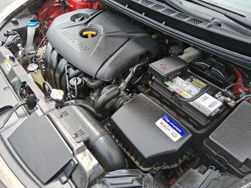 Used 2013 Hyundai Elantra image 29