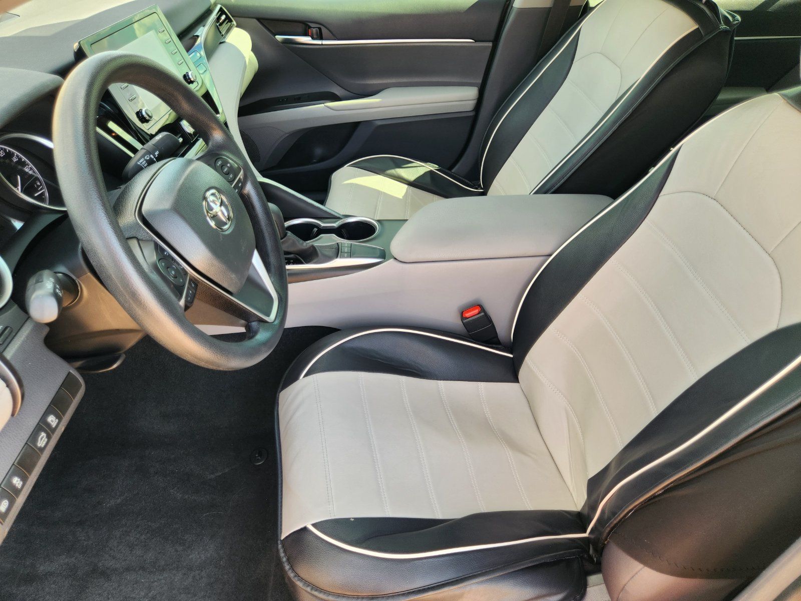 Used 2024 Toyota Camry LE FWD image 14