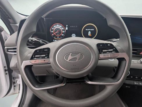 Used 2024 Hyundai Elantra SEL FWD image 10