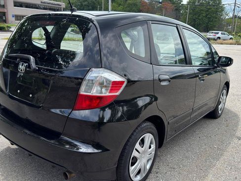 Used 2011 Honda Fit image 5