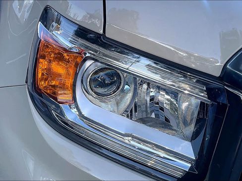 Used 2022 GMC Canyon AT4 w/ Driver Alert Package image 29