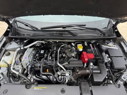 Used 2025 Nissan Sentra SV FWD image 32