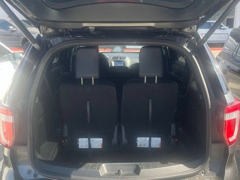 Used 2019 Ford Explorer XLT w/ Equipment Group 202A FWD image 9