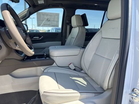 New 2026 GMC Yukon XL Denali w/ Denali Reserve Package AWD/4WD image 11