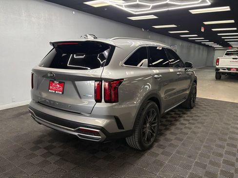Used 2021 Kia Sorento S FWD image 14