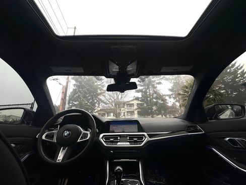 Used 2022 BMW 330i Sedan w/ M Sport Package image 14