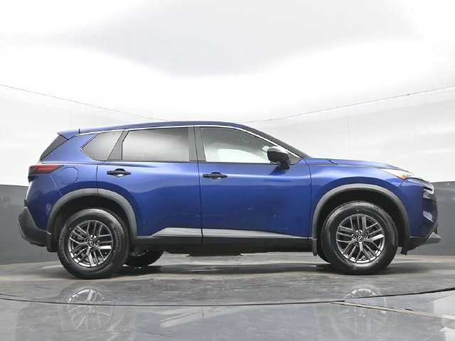 Used 2023 Nissan Rogue S AWD/4WD image 26