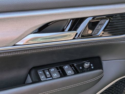 New 2026 Jeep Grand Wagoneer Limited AWD/4WD image 14
