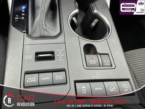 Used 2021 Toyota Highlander LE image 37