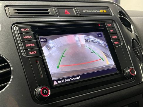 Used 2018 Volkswagen Tiguan Limited w/ Premium Package FWD image 25