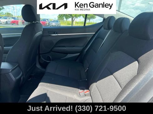 Used 2019 Hyundai Elantra SE w/ Cargo Package FWD image 10