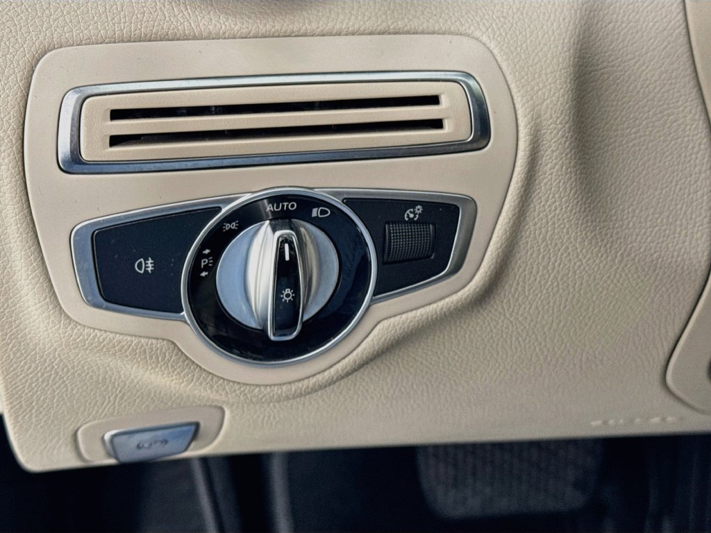 Used 2016 Mercedes-Benz C 300 Sedan image 10