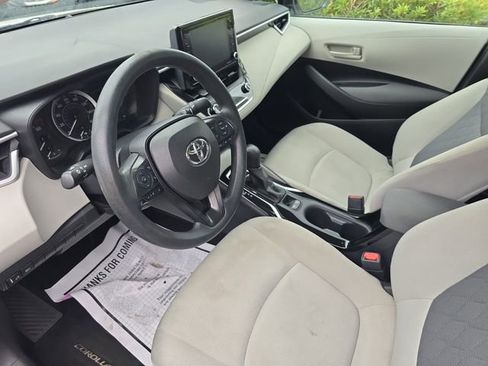 Used 2022 Toyota Corolla LE image 16