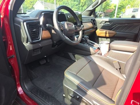 Used 2026 GMC Canyon AT4 w/ AT4 Premium Package AWD/4WD image 5