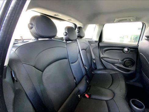 Used 2016 MINI Cooper 4-Door Hardtop FWD image 17
