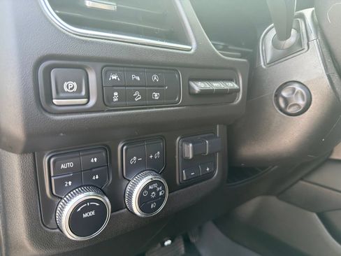 Used 2024 GMC Yukon XL AT4 w/ Technology Package AWD/4WD image 24