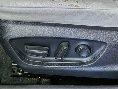 Used 2023 Toyota Camry SE FWD image 15