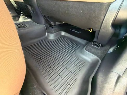 Used 2019 Toyota RAV4 LE FWD image 75