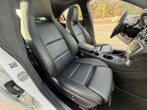 Used 2019 Mercedes-Benz CLA 250 4MATIC image 17